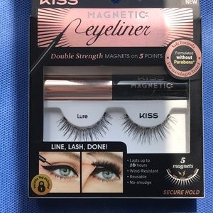 Kiss magnetic eyelashes with eyeliner complete .